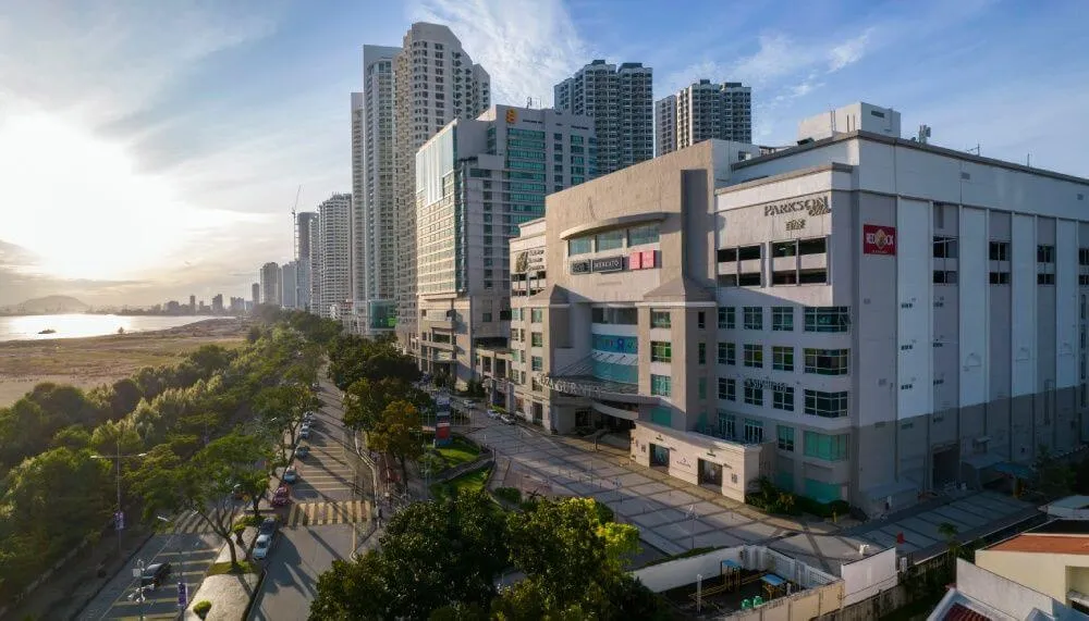 Gurney Plaza